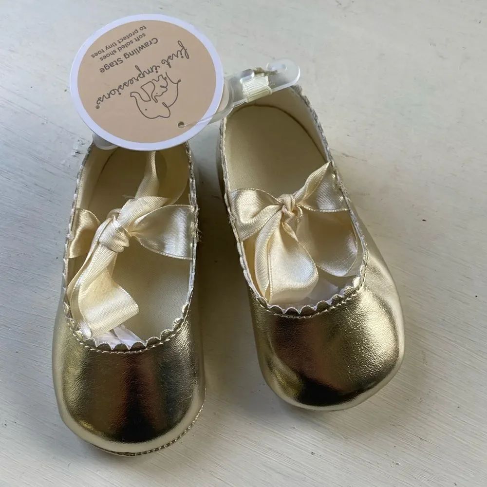 Baby’s First Impressions Gold Ballet Crawling Shoes Size 4 New with Tags